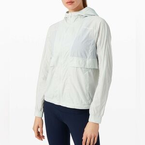 Lululemon Hood Lite Jacket Island Mist Rain Repellant Packable - size 10